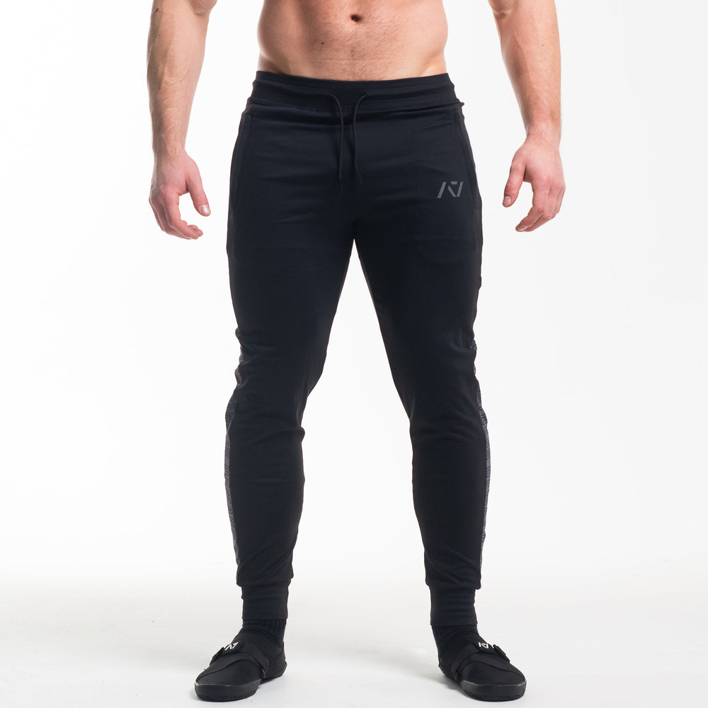 
                      
                        Defy joggers are just as comfortable in the gym as they are going out. These are made with premium moisture-wicking 4-way-stretch material for greater range of motion. These are a great fit for both men and women. Genouill�res powerlifting shipping to France, Spain, Ireland, Germany, Italy, Sweden and EU.
                      
                    