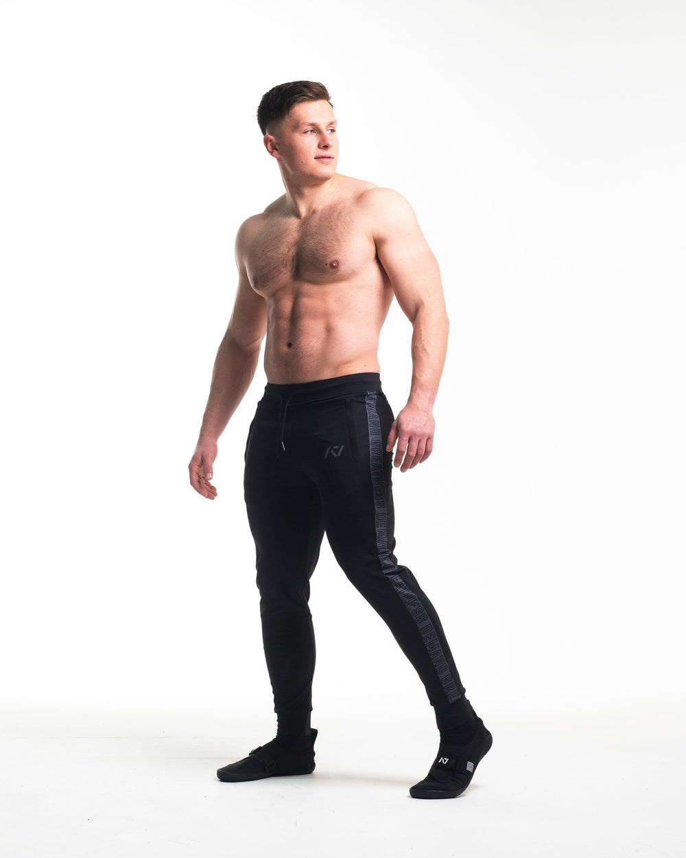 Defy joggers are just as comfortable in the gym as they are going out. These are made with premium moisture-wicking 4-way-stretch material for greater range of motion. These are a great fit for both men and women. Genouill�res powerlifting shipping to France, Spain, Ireland, Germany, Italy, Sweden and EU.