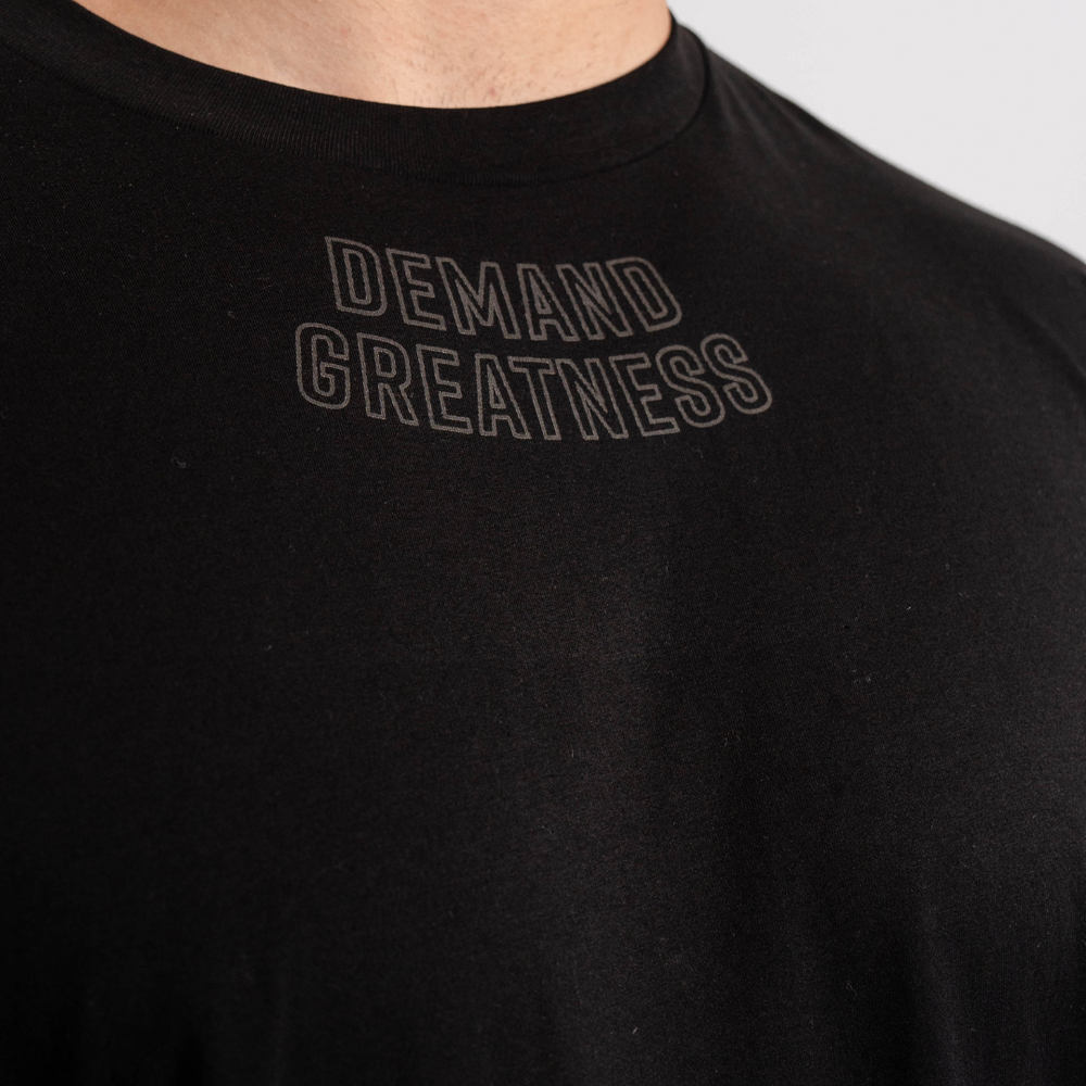 
                      
                        Demand Greatness True-Fit Shadow Stealth is our new meet shirt design highlighting Demand Greatness to showcase your impact on the platform. The Shirt is IPF Approved. Shop the full A7 Powerlifting IPF Approved Equipment collection. The IPF Approved Kit includes Powerlifting Singlet, A7 Meet Shirt, A7 Zebra Wrist Wraps, A7 Deadlift Socks, Hourglass Knee Sleeves (Stiff & Rigor Mortis Sleeves). Genouill�res powerlifting shipping to France, Spain, Ireland, Germany, Italy, Sweden and EU.
                      
                    