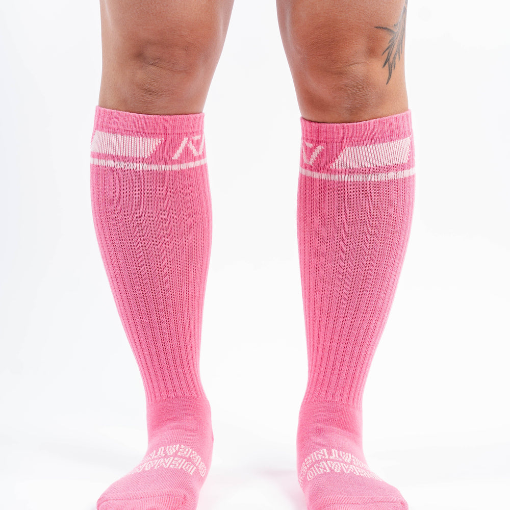 
                      
                        A7 Roseite deadlift socks are designed specifically for pulls and keep your shins protected from scrapes. A7 deadlift socks are a perfect pair to wear in training or powerlifting competition. The A7 IPF Approved Kit includes Powerlifting Singlet, A7 Meet Shirt, A7 Zebra Wrist Wraps, A7 Deadlift Socks, Hourglass Knee Sleeves (Stiff Knee Sleeves and Rigor Mortis Knee Sleeves). Genouill�res powerlifting shipping to France, Spain, Ireland, Germany, Italy, Sweden and EU.
                      
                    