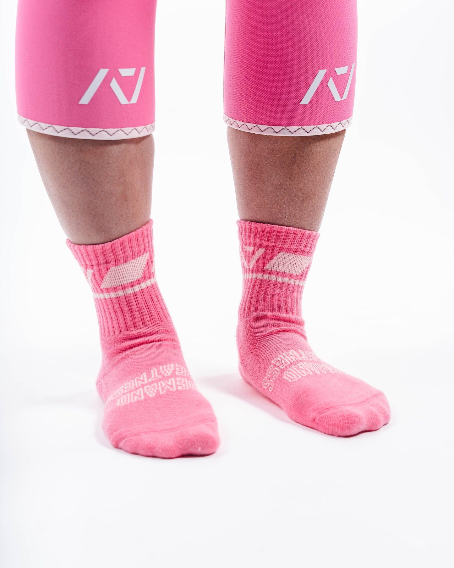 A7 Roseite Crew socks showcase pink logos and let your energy show on the platform, in your training or while out and about. The IPF Approved Night Light Meet Kit includes Powerlifting Singlet, A7 Meet Shirt, A7 Zebra Wrist Wraps, A7 Deadlift Socks, Hourglass Knee Sleeves (Stiff Knee Sleeves and Rigor Mortis Knee Sleeves). Genouill�res powerlifting shipping to France, Spain, Ireland, Germany, Italy, Sweden and EU.