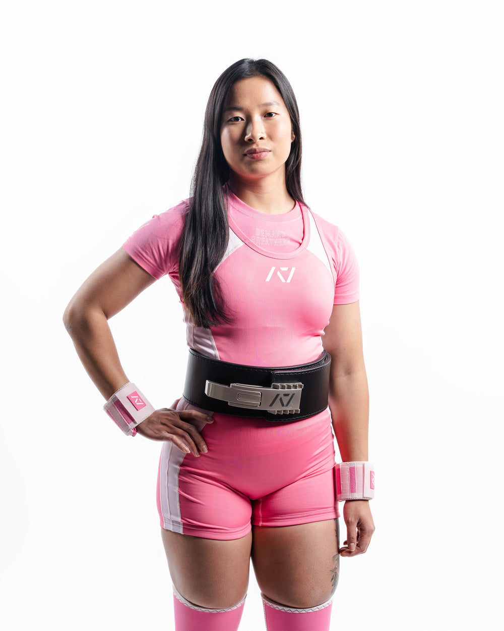 A7 IPF Approved Roseite Luno singlet features extra lat mobility, side panel stitching to guide the squat depth level and curved panel design for a slimming look. The Women's cut singlet features a tapered waist and additional quad room. The IPF Approved Kit includes Luno Powerlifting Singlet, A7 Meet Shirt, A7 Zebra Wrist Wraps, A7 Deadlift Socks, Hourglass Knee Sleeves (Stiff and Rigor Mortis Knee Sleeves). Genouill�res powerlifting shipping to France, Spain, Ireland, Germany, Italy, Sweden and EU.