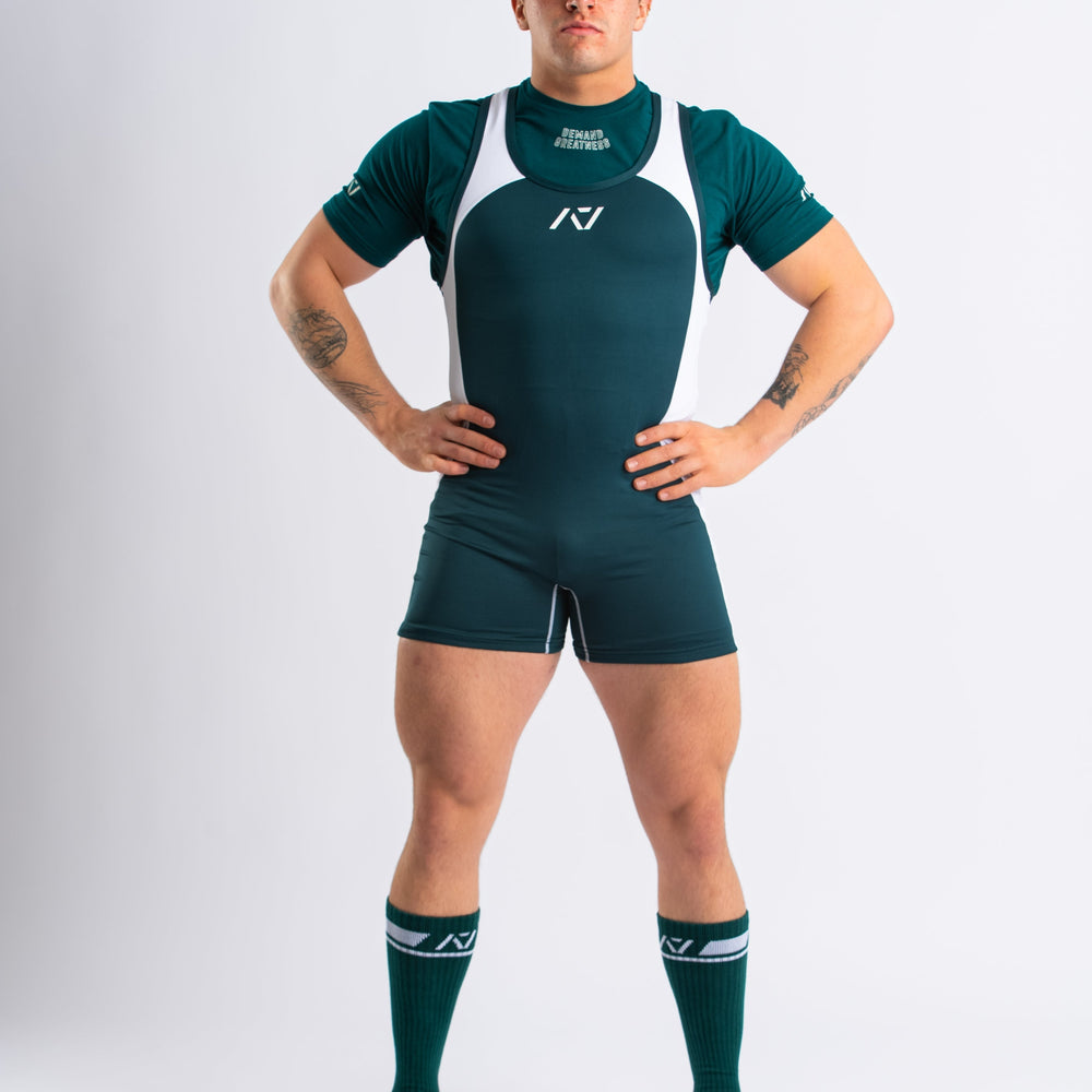 
                      
                        A7 IPF Approved Emerald Forás Luno singlet features extra lat mobility, side panel stitching to guide the squat depth level and curved panel design for a slimming look.  The IPF Approved Kit includes Luno Powerlifting Singlet, A7 Meet Shirt, A7 Zebra Wrist Wraps, A7 Deadlift Socks, Hourglass Knee Sleeves (Stiff Knee Sleeves and Rigor Mortis Knee Sleeves). Genouill�res powerlifting shipping to France, Spain, Ireland, Germany, Italy, Sweden and EU.
                      
                    