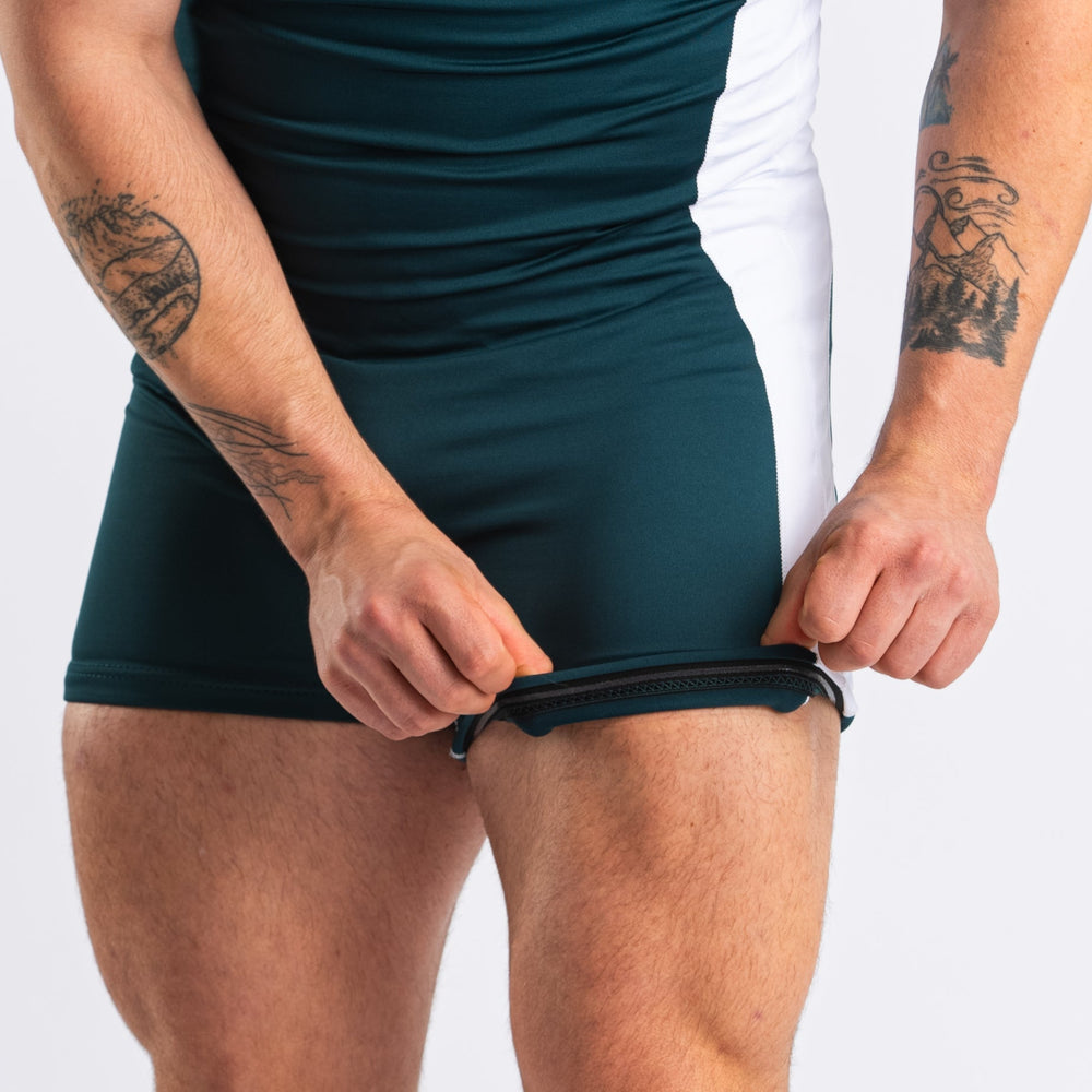 
                      
                        A7 IPF Approved Emerald Forás Luno singlet features extra lat mobility, side panel stitching to guide the squat depth level and curved panel design for a slimming look.  The IPF Approved Kit includes Luno Powerlifting Singlet, A7 Meet Shirt, A7 Zebra Wrist Wraps, A7 Deadlift Socks, Hourglass Knee Sleeves (Stiff Knee Sleeves and Rigor Mortis Knee Sleeves). Genouill�res powerlifting shipping to France, Spain, Ireland, Germany, Italy, Sweden and EU.
                      
                    