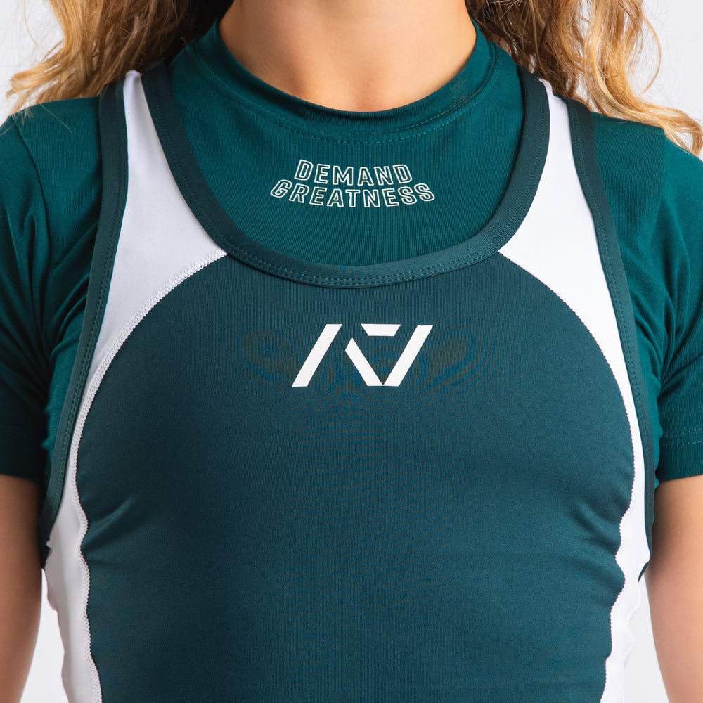 
                      
                        A7 IPF Approved Emerald Forás Luno singlet features extra lat mobility, side panel stitching to guide the squat depth level and curved panel design for a slimming look.  The IPF Approved Kit includes Luno Powerlifting Singlet, A7 Meet Shirt, A7 Zebra Wrist Wraps, A7 Deadlift Socks, Hourglass Knee Sleeves (Stiff Knee Sleeves and Rigor Mortis Knee Sleeves). Genouill�res powerlifting shipping to France, Spain, Ireland, Germany, Italy, Sweden and EU.
                      
                    