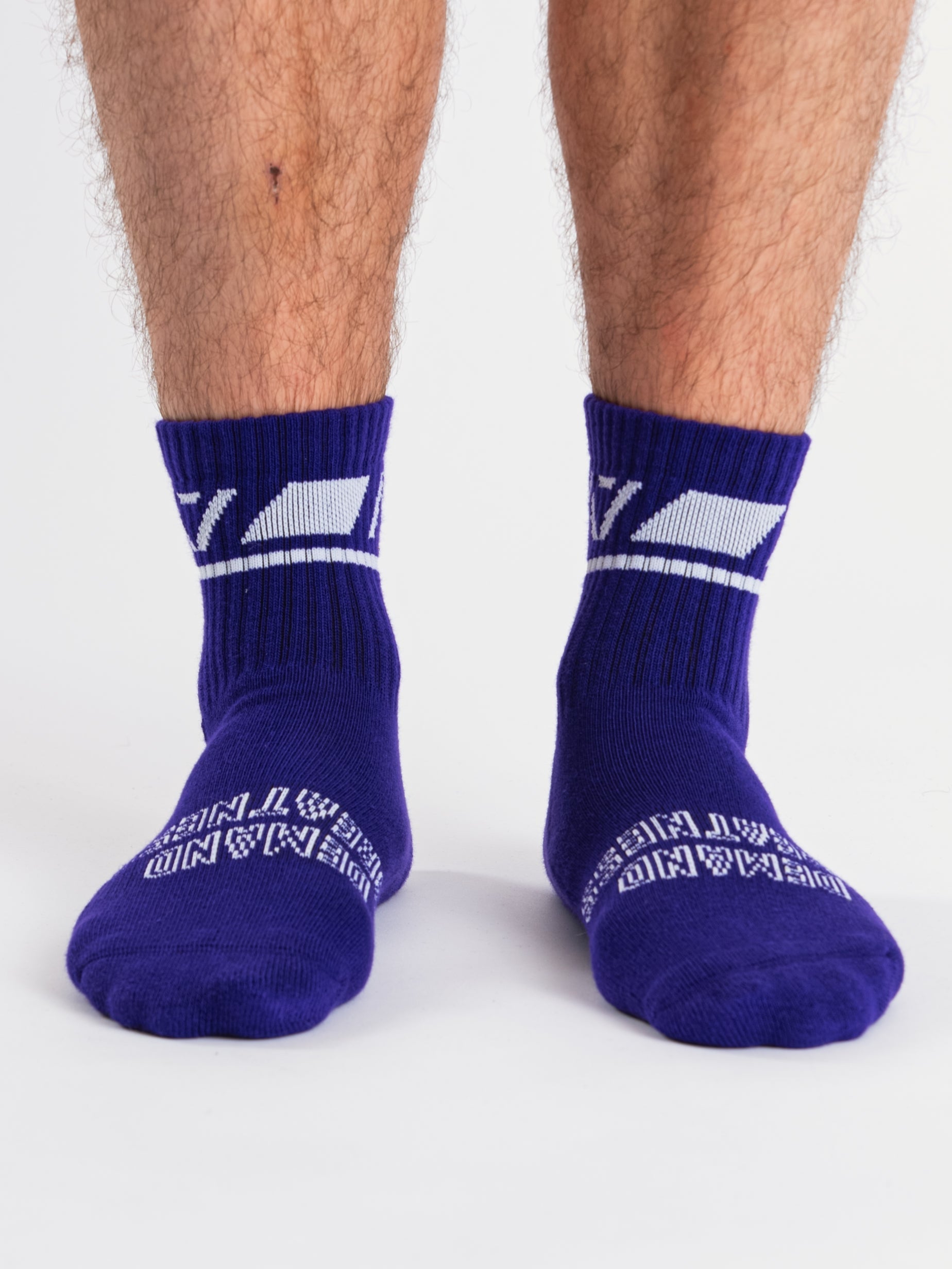 A7 Purple Crew socks showcase pink logos and let your energy show on the platform, in your training or while out and about. The IPF Approved Night Light Meet Kit includes Powerlifting Singlet, A7 Meet Shirt, A7 Zebra Wrist Wraps, A7 Deadlift Socks, Hourglass Knee Sleeves (Stiff Knee Sleeves and Rigor Mortis Knee Sleeves). Genouill�res powerlifting shipping to France, Spain, Ireland, Germany, Italy, Sweden and EU.