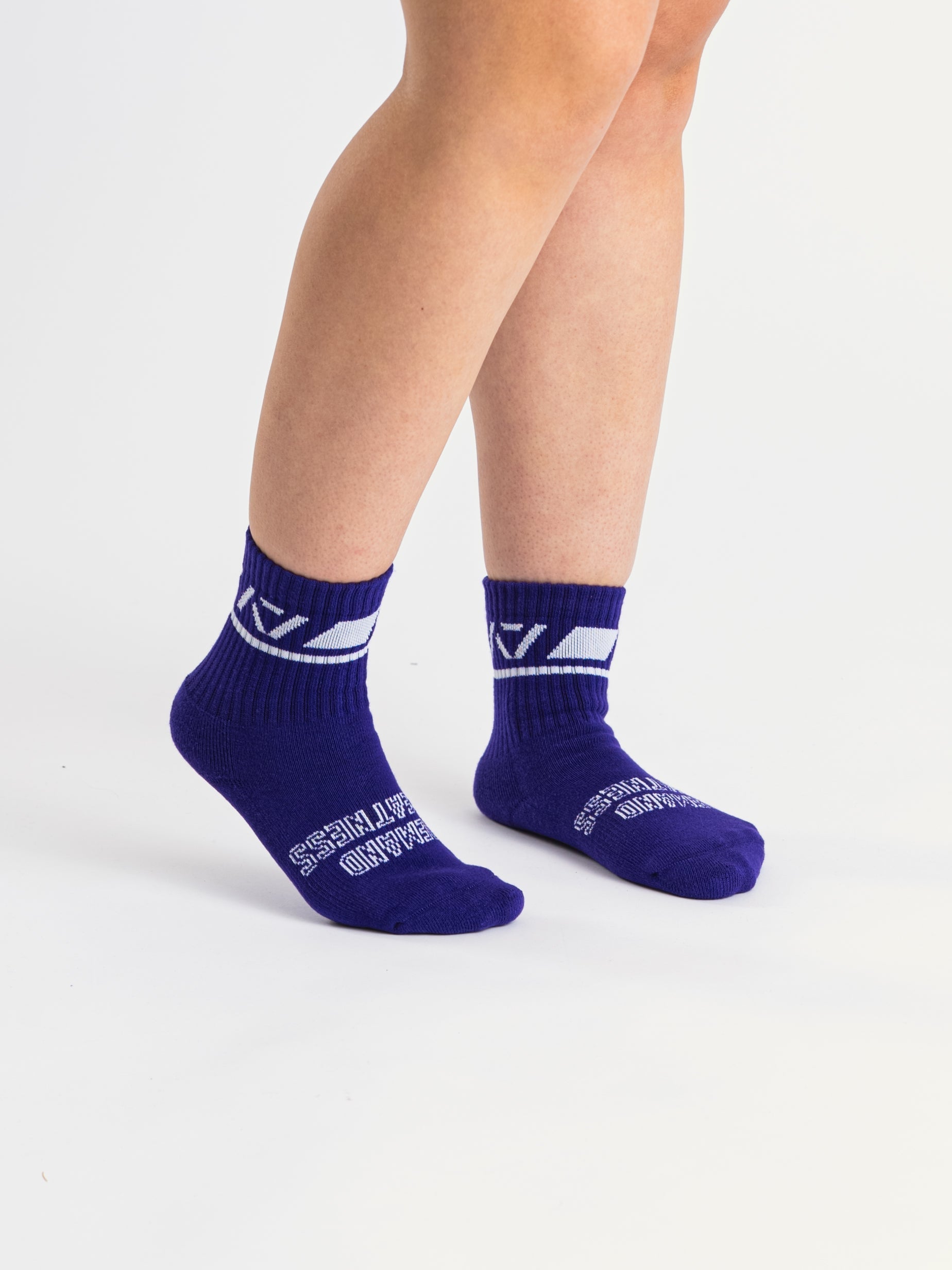 A7 Purple Crew socks showcase pink logos and let your energy show on the platform, in your training or while out and about. The IPF Approved Night Light Meet Kit includes Powerlifting Singlet, A7 Meet Shirt, A7 Zebra Wrist Wraps, A7 Deadlift Socks, Hourglass Knee Sleeves (Stiff Knee Sleeves and Rigor Mortis Knee Sleeves). Genouill�res powerlifting shipping to France, Spain, Ireland, Germany, Italy, Sweden and EU.