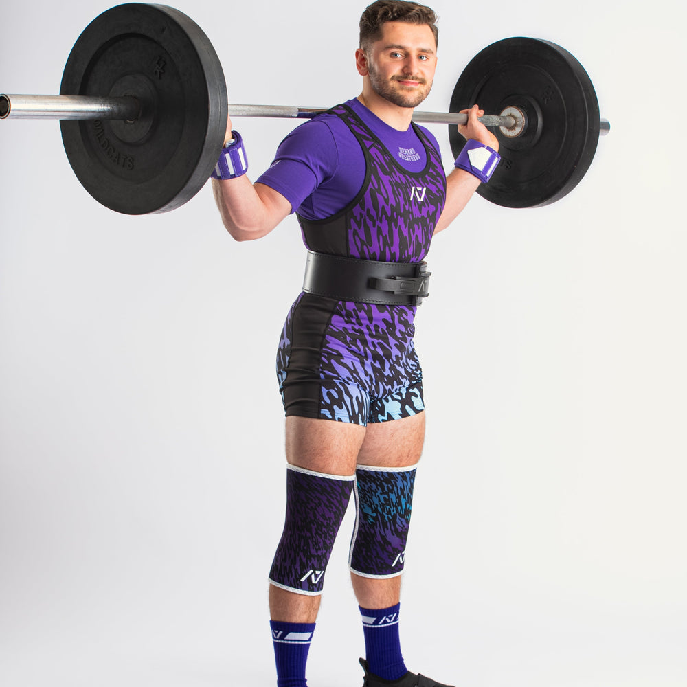 
                      
                        Our IPF APPROVED Rausch Singlets are designed to support the strength and power of an lifter. A racerback design with advanced compression fabric provides powerlifters ultimate support whilst on the platform. IPF Approved Kit includes Rausch Powerlifting Singlet, A7 Meet Shirt, A7 Zebra Wrist Wraps, A7 Deadlift Socks, Hourglass Knee Sleeves (Stiff Knee Sleeves and Rigor Mortis Knee Sleeves). Genouill�res powerlifting shipping to France, Spain, Ireland, Germany, Italy, Sweden and EU.
                      
                    