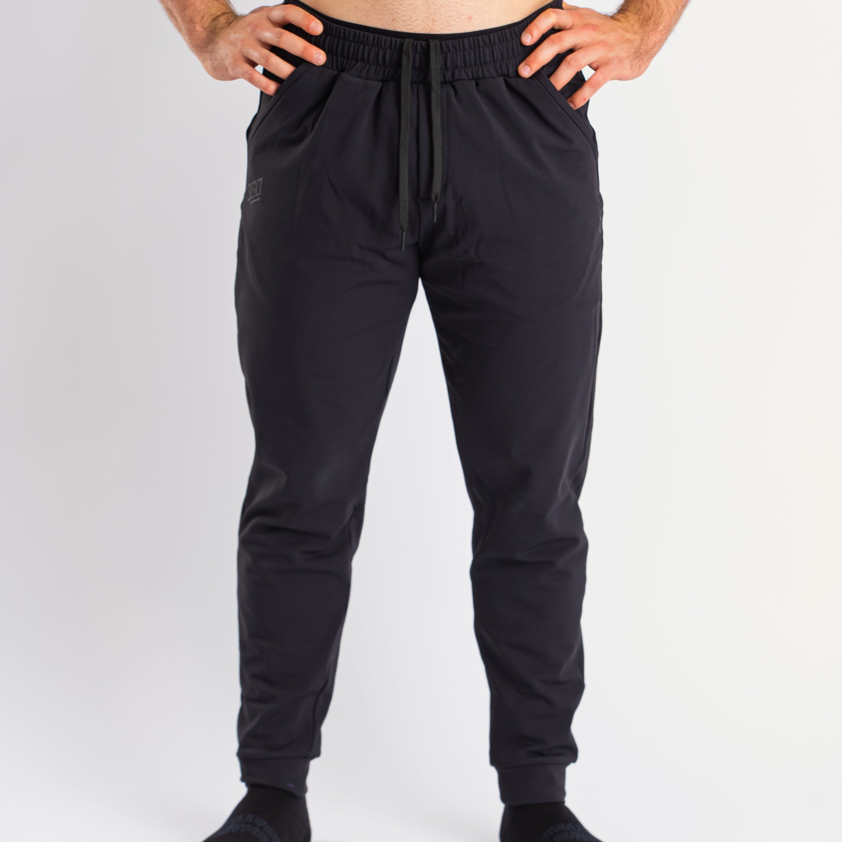 The Cobra 360Go 1Z Joggers, are designed for ultimate comfort and flexibility. Made with 360-degree stretch fabric, these joggers provide complete freedom of movement, perfect for strength training, and everyday wear. The built-in super-soft performance liner adds an extra layer of comfort, while the soft fleece inner feel ensures warmth and coziness. Designed with a unisex fit, it pairs perfectly with our matching Cobra Quarter Zip Jacket. 