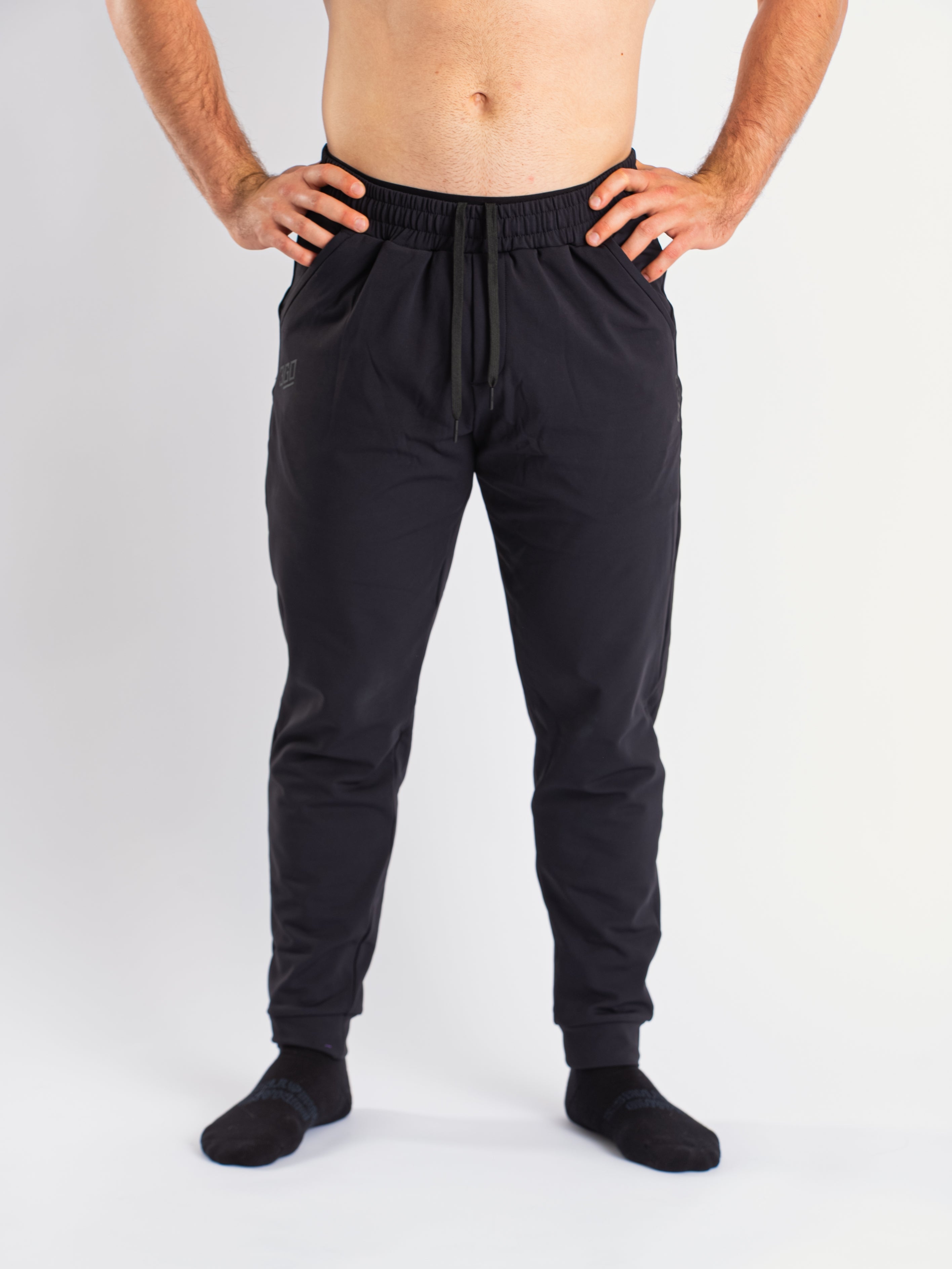 The Cobra 360Go 1Z Joggers, are designed for ultimate comfort and flexibility. Made with 360-degree stretch fabric, these joggers provide complete freedom of movement, perfect for strength training, and everyday wear. The built-in super-soft performance liner adds an extra layer of comfort, while the soft fleece inner feel ensures warmth and coziness. Designed with a unisex fit, it pairs perfectly with our matching Cobra Quarter Zip Jacket. 