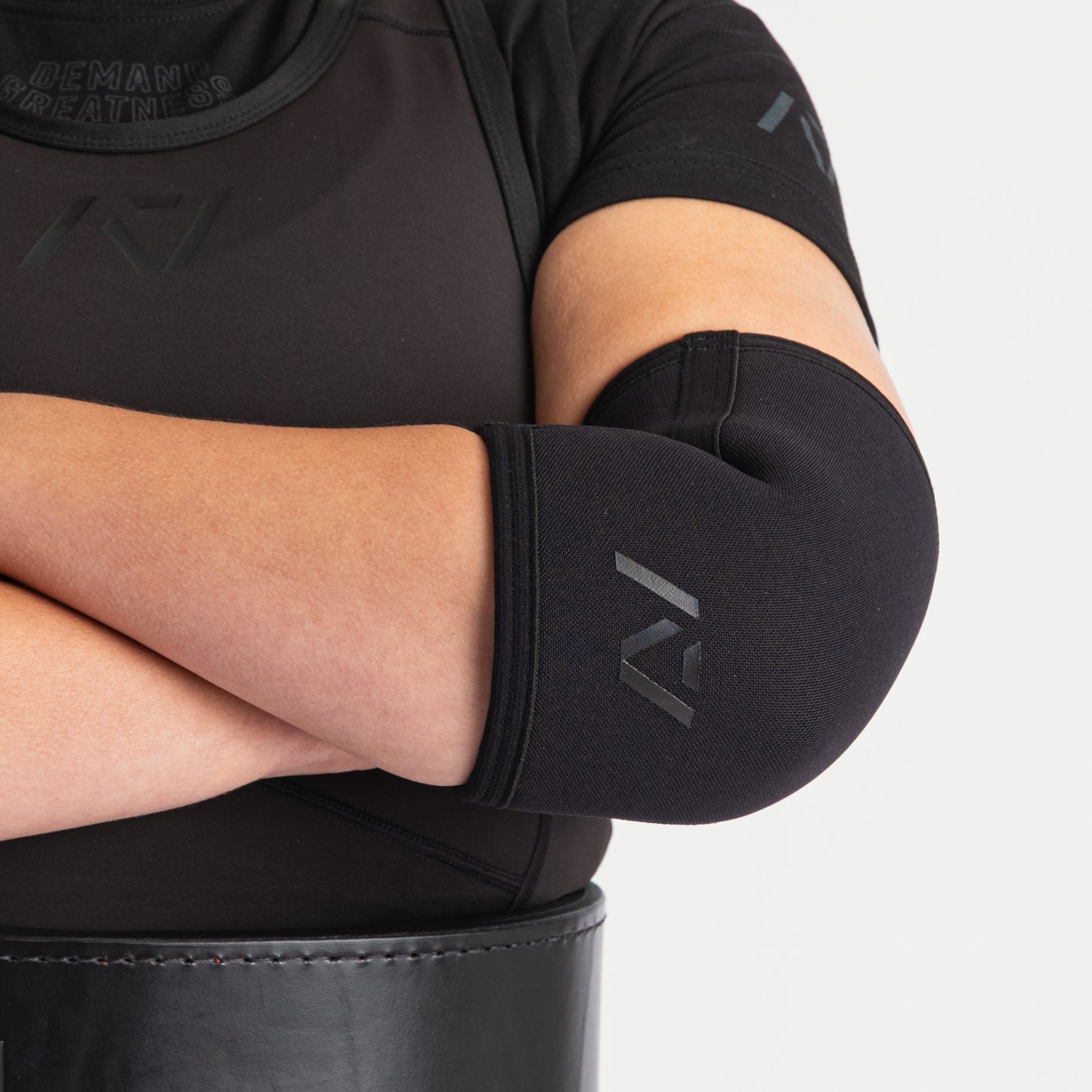 A7 Elbow Sleeves offer you even more support than before with the new and improved neoprene that we use in our Hourglass Knee Sleeves. These elbow sleeves provide support to the elbow joint, whilst allowing full range of motion. Genouill�res powerlifting shipping to France, Spain, Ireland, Germany, Italy, Sweden and EU.