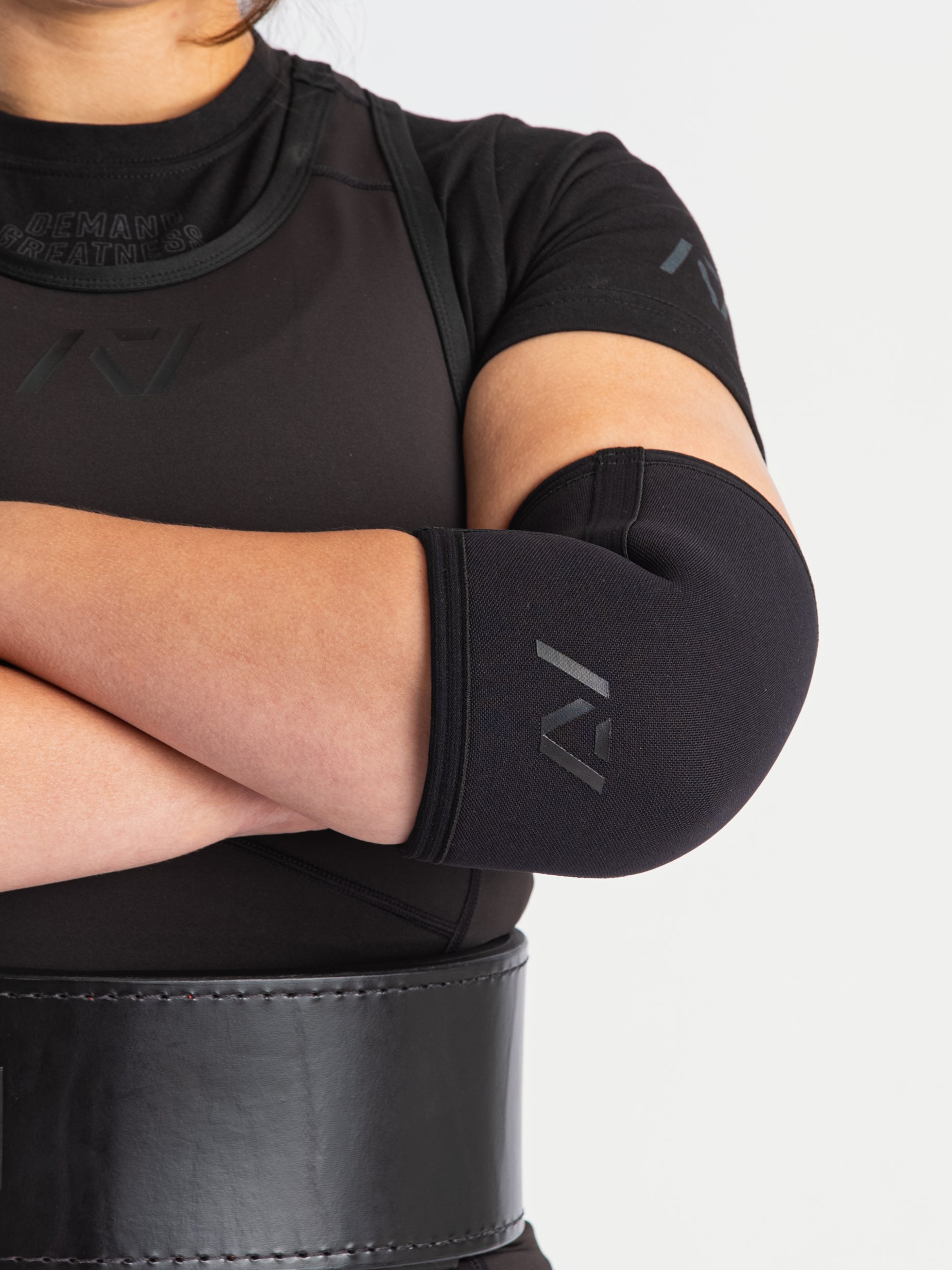 A7 Elbow Sleeves offer you even more support than before with the new and improved neoprene that we use in our Hourglass Knee Sleeves. These elbow sleeves provide support to the elbow joint, whilst allowing full range of motion. Genouill�res powerlifting shipping to France, Spain, Ireland, Germany, Italy, Sweden and EU.