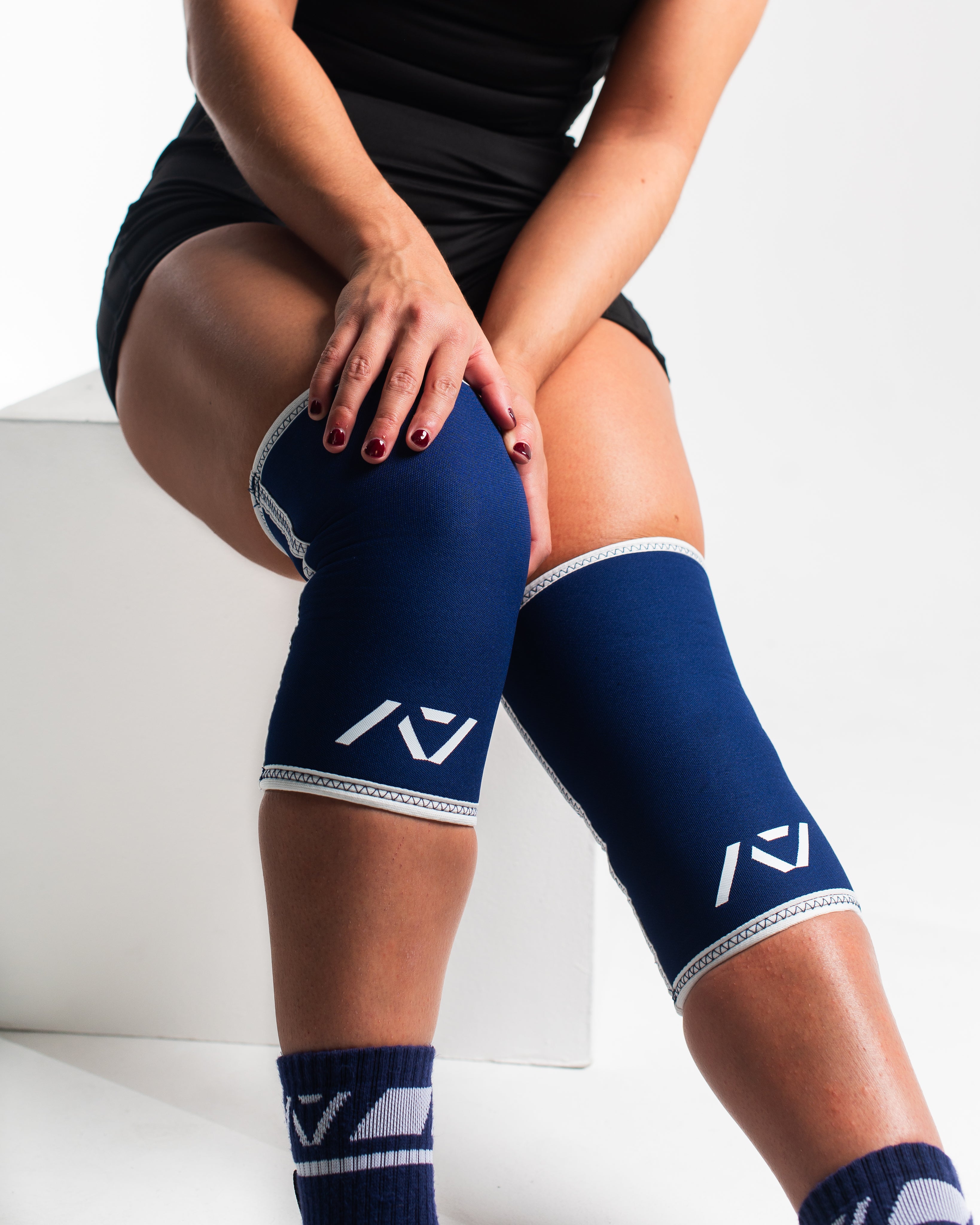 Hourglass Knee Sleeves - IPF Approved - Night Light