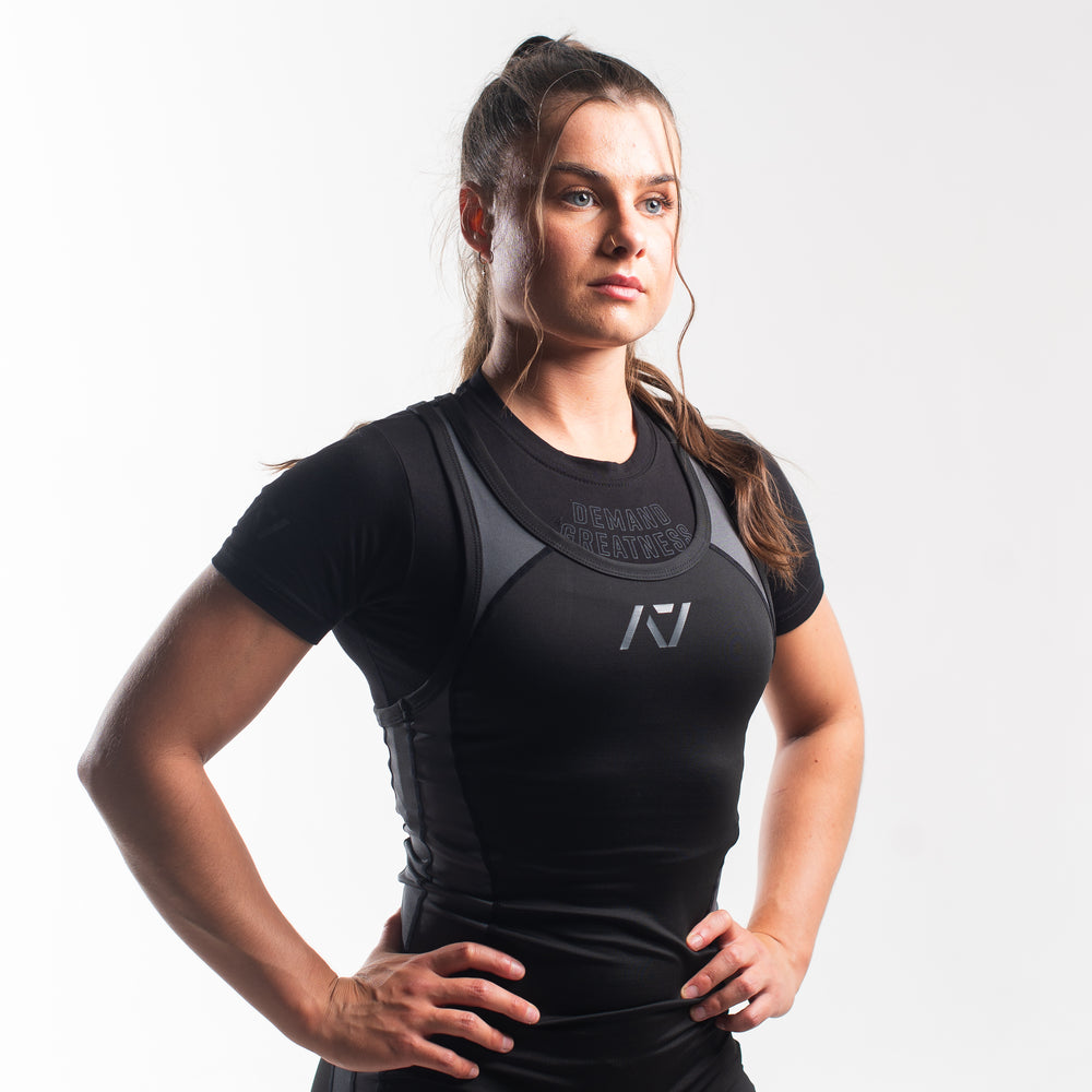 
                      
                        A7 IPF Approved Shadow Stone Luno singlet with extra lat mobility, side panel stitching to guide the squat depth level and curved panel design for a slimming look. The Women's singlet features a tapered waist and additional quad room. The IPF Approved Kit includes Powerlifting Singlet, A7 Meet Shirt, A7 Zebra Wrist Wraps, A7 Deadlift Socks, Hourglass Knee Sleeves (Stiff Knee Sleeves and Rigor Mortis Knee Sleeves). Genouillères powerlifting shipping to France, Spain, Ireland, Germany, Italy, Sweden and EU.
                      
                    