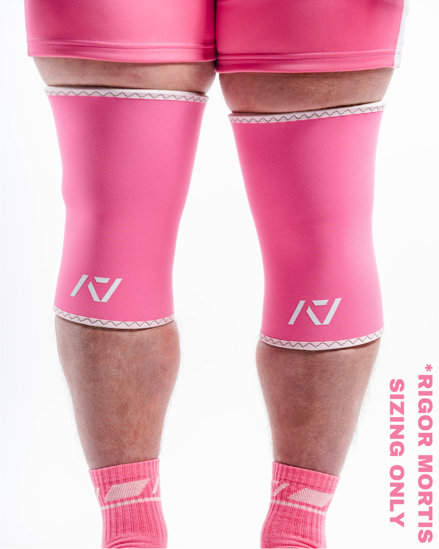 A7 IPF Approved Hourglass Knee Sleeves feature an hourglass-shaped centre taper fit to help provide knee compression while maintaining proper tightness around the calf and quad, offered in three stiffnesses (Flexi, Stiff and Rigor Mortis). Shop the full A7 Powerlifting IPF Approved Equipment collection. The IPF Approved Kit includes Powerlifting Singlet, A7 Meet Shirt, A7 Zebra Wrist Wraps and A7 Deadlift Socks. Genouill�res powerlifting shipping to France, Spain, Ireland, Germany, Italy, Sweden and EU.