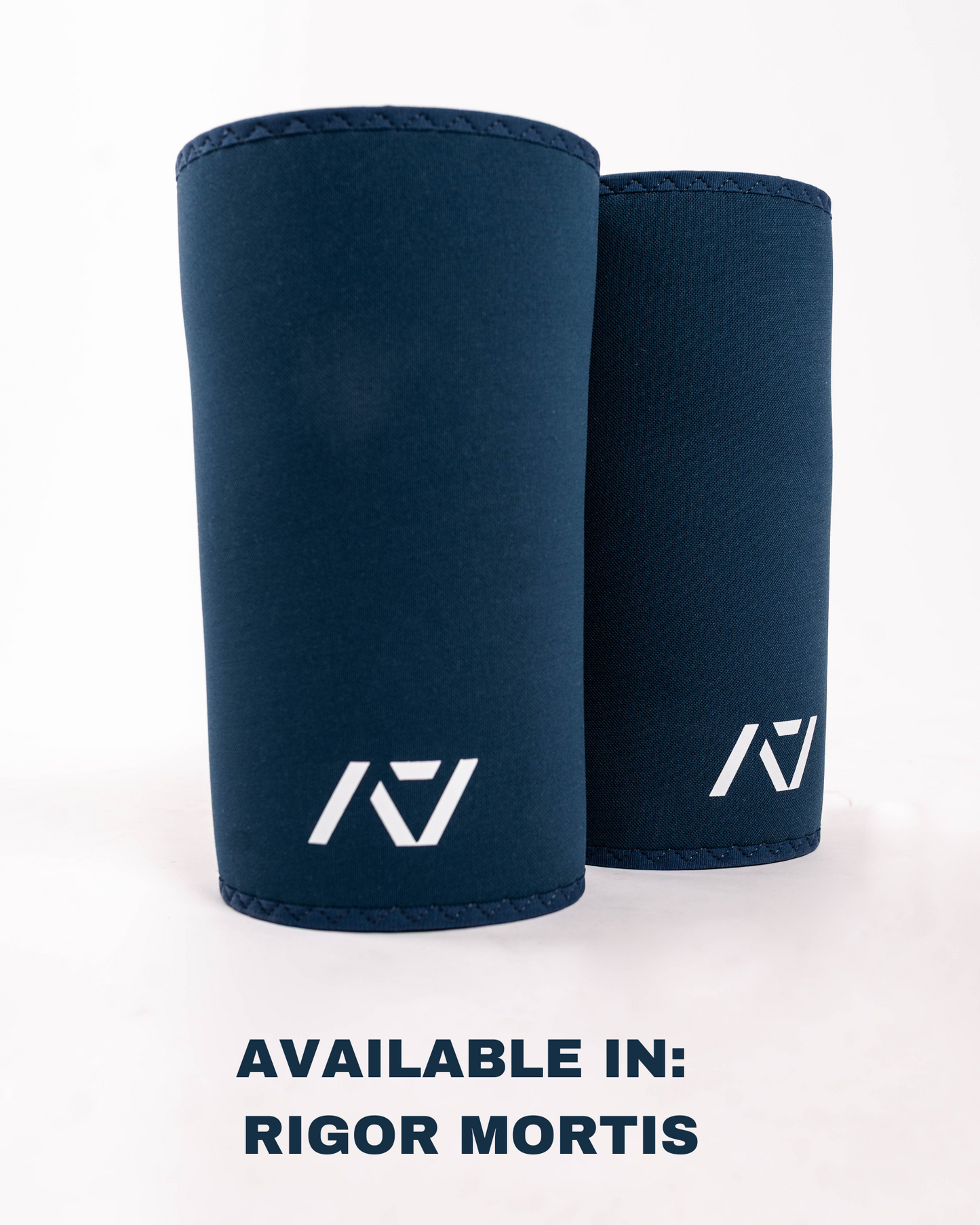 A7 IPF Approved Hourglass Knee Sleeves feature an hourglass-shaped centre taper fit to help provide knee compression while maintaining proper tightness around the calf and quad, offered in three stiffnesses (Flexi, Stiff and Rigor Mortis). Shop the full A7 Powerlifting IPF Approved Equipment collection. The IPF Approved Kit includes Powerlifting Singlet, A7 Meet Shirt, A7 Zebra Wrist Wraps and A7 Deadlift Socks. Genouill�res powerlifting shipping to France, Spain, Ireland, Germany, Italy, Sweden and EU.