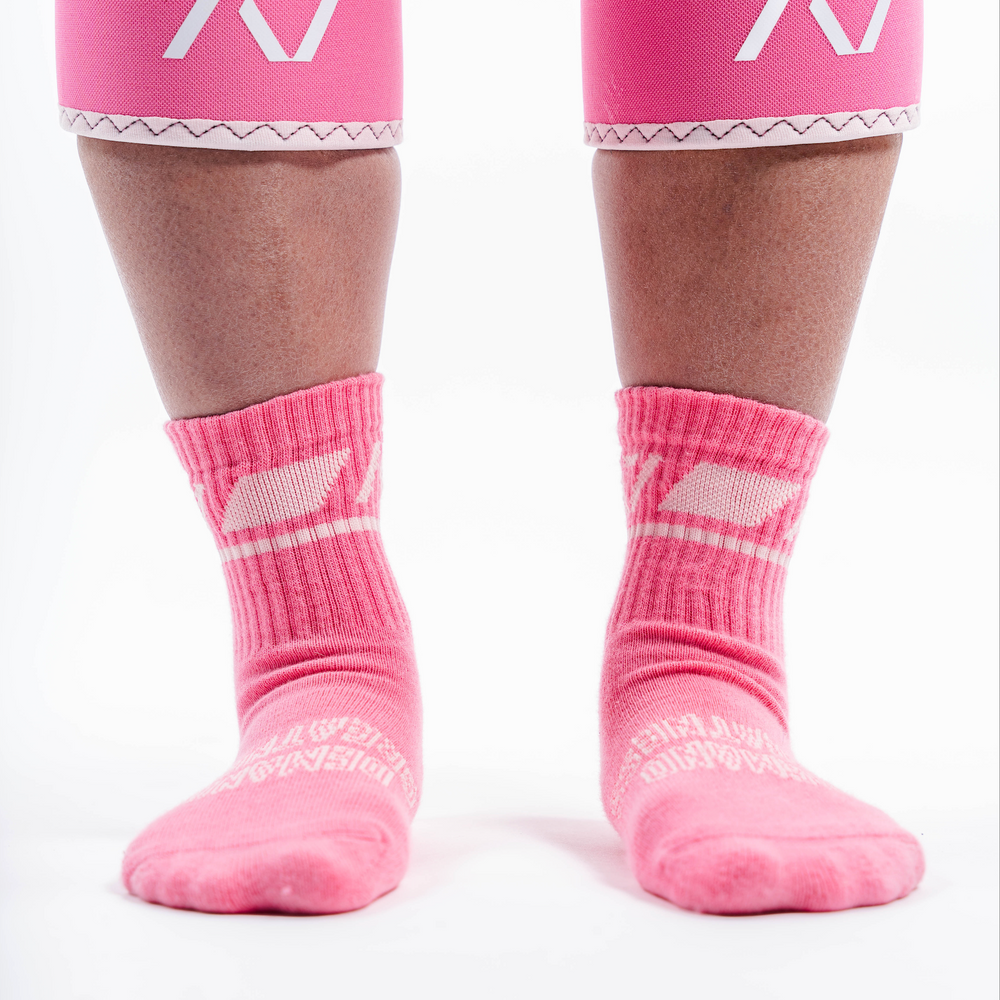 
                      
                        A7 Roseite Crew socks showcase pink logos and let your energy show on the platform, in your training or while out and about. The IPF Approved Night Light Meet Kit includes Powerlifting Singlet, A7 Meet Shirt, A7 Zebra Wrist Wraps, A7 Deadlift Socks, Hourglass Knee Sleeves (Stiff Knee Sleeves and Rigor Mortis Knee Sleeves). Genouill�res powerlifting shipping to France, Spain, Ireland, Germany, Italy, Sweden and EU.
                      
                    