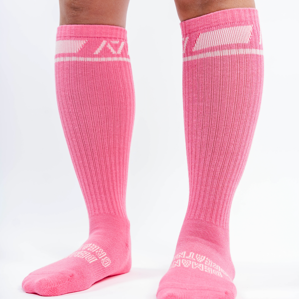 
                      
                        A7 Roseite deadlift socks are designed specifically for pulls and keep your shins protected from scrapes. A7 deadlift socks are a perfect pair to wear in training or powerlifting competition. The A7 IPF Approved Kit includes Powerlifting Singlet, A7 Meet Shirt, A7 Zebra Wrist Wraps, A7 Deadlift Socks, Hourglass Knee Sleeves (Stiff Knee Sleeves and Rigor Mortis Knee Sleeves). Genouill�res powerlifting shipping to France, Spain, Ireland, Germany, Italy, Sweden and EU.
                      
                    