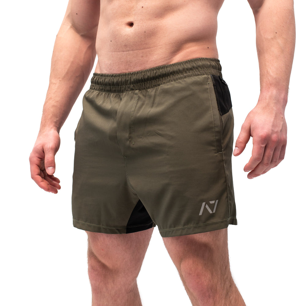 Have you ever squatted in shorts and realised that they may be too tight on you at the bottom of a squat? We have solved this problem with A7 Centre-stretch Squat Shorts. The shorts are made with stretchy fabric in between legs so you are never constricted during your squat. KWD shorts have a shorter inseam and are designed to show off your quads (KWaDs).