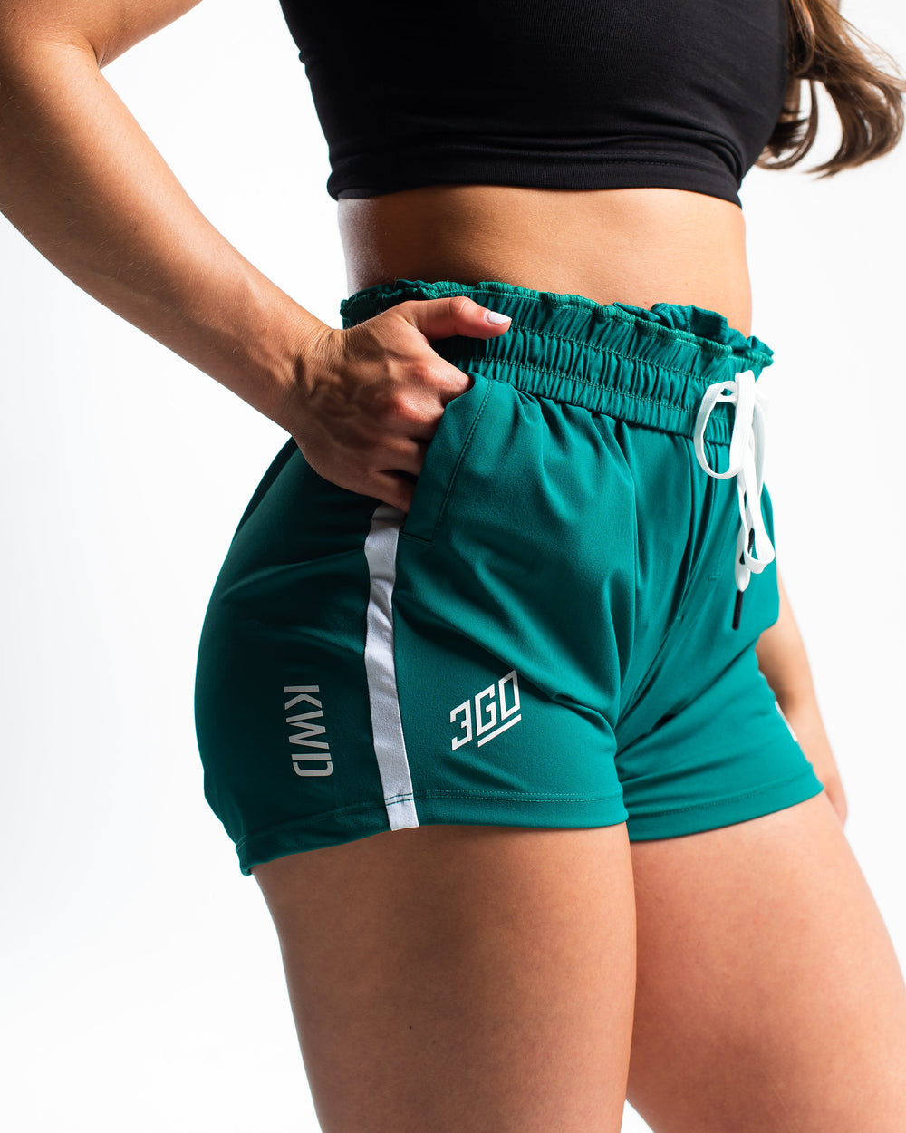 360GO was created to provide the flexibility for all movements in your training while offering comfort. These shorts offer 360 degrees of stretch in all angles and allow you to remain comfortable without limiting any movement in both training and life environments. Designed with a wide drawstring to easily adjust your waist without slipping. Purchase 360GO KWD Squat Shorts from A7 UK. Genouillères powerlifting shipping to France, Spain, Ireland, Germany, Italy, Sweden and EU.