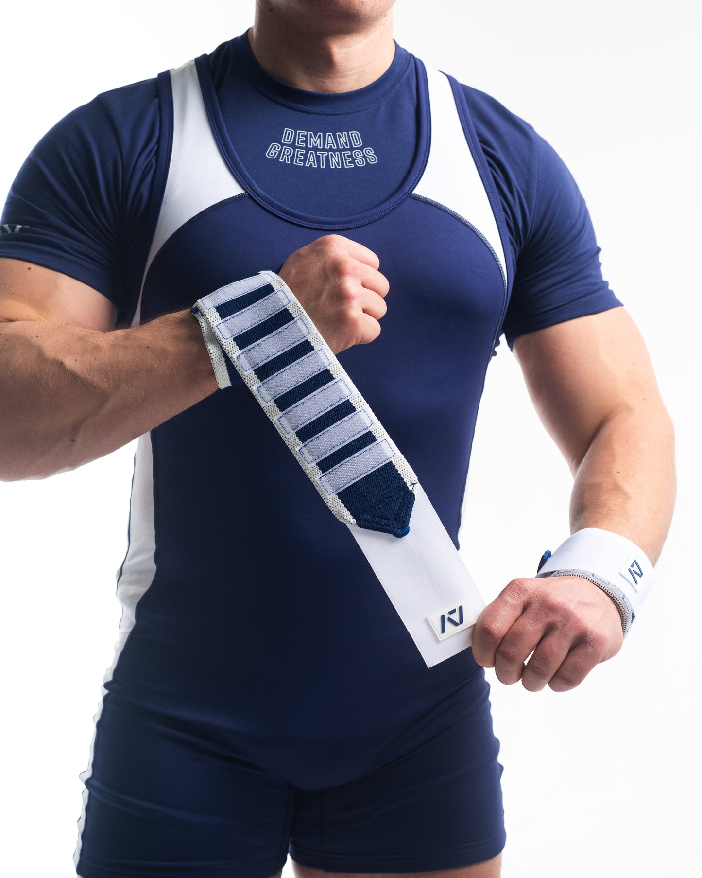 A7 IPF Approved Zebra Wraps feature strips of velcro on the wraps, allowing Zebra Wraps to conform fully to your unique preference of tightness. We offer Zebra wrist wraps in 3 lengths and 4 stiffnesses (Flexi, Mids, Stiff, and Rigor Mortis). The IPF Approved Kit includes Powerlifting Singlet, A7 Meet Shirt, A7 Deadlift Socks, Hourglass Knee Sleeves (Stiff Knee Sleeves and Rigor Mortis Knee Sleeves). Genouillères powerlifting shipping to France, Spain, Ireland, Germany, Italy, Sweden and EU. 