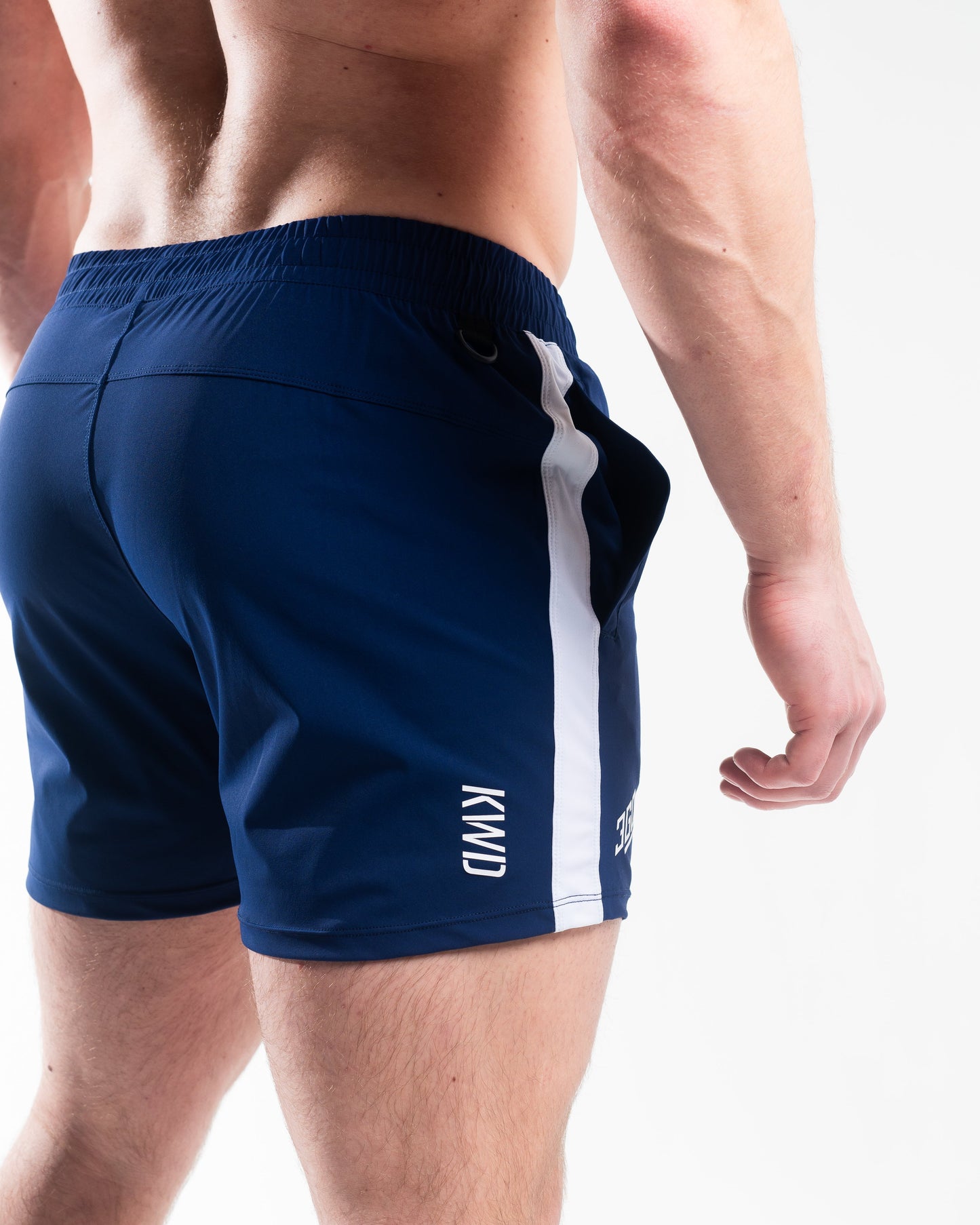 360GO was created to provide the flexibility for all movements in your training while offering comfort. These shorts offer 360 degrees of stretch in all angles and allow you to remain comfortable without limiting any movement in both training and life environments. Designed with a wide drawstring to easily adjust your waist without slipping. Purchase 360GO KWD shorts from A7 Europe. Genouillères powerlifting shipping to France, Spain, Ireland, Germany, Italy, Sweden and EU.