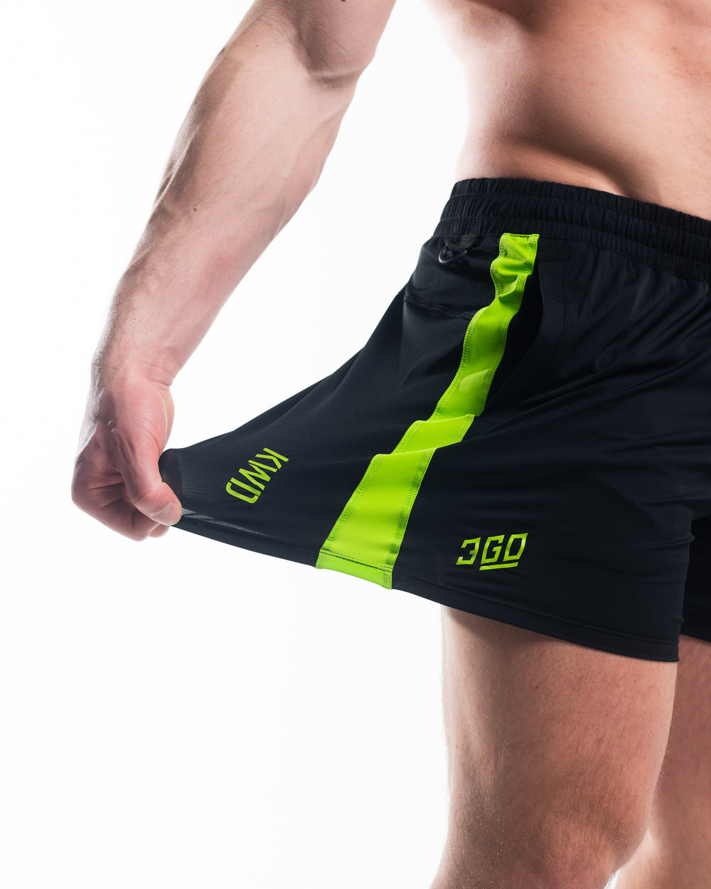 360GO was created to provide the flexibility for all movements in your training while offering comfort. These shorts offer 360 degrees of stretch in all angles and allow you to remain comfortable without limiting any movement in both training and life environments. Designed with a wide drawstring to easily adjust your waist without slipping. Purchase 360GO KWD shorts from A7 Europe. Genouillères powerlifting shipping to France, Spain, Ireland, Germany, Italy, Sweden and EU.