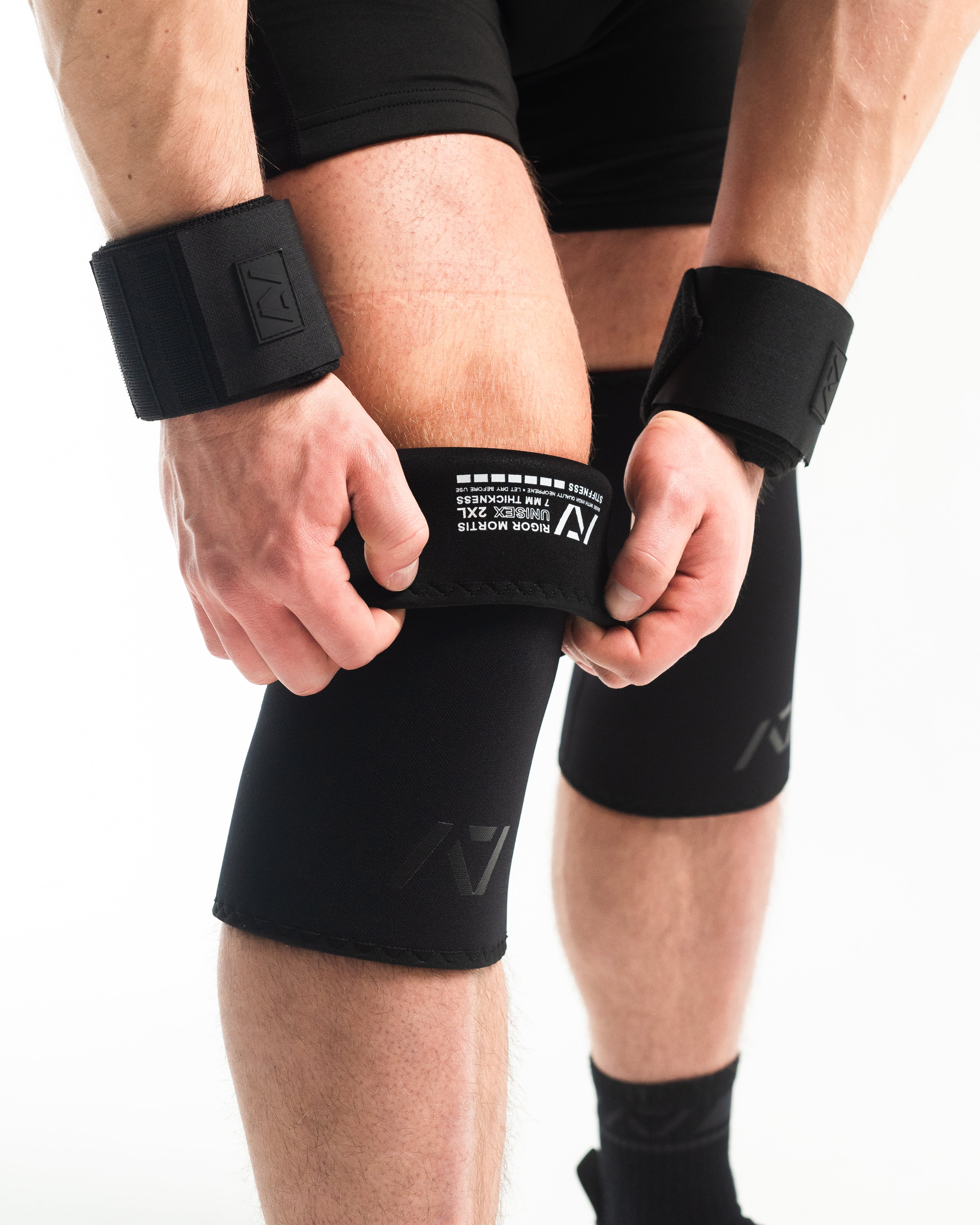 Hourglass Knee Sleeves - Stealth | A7 Europe Shipping to EU – A7 EUROPE